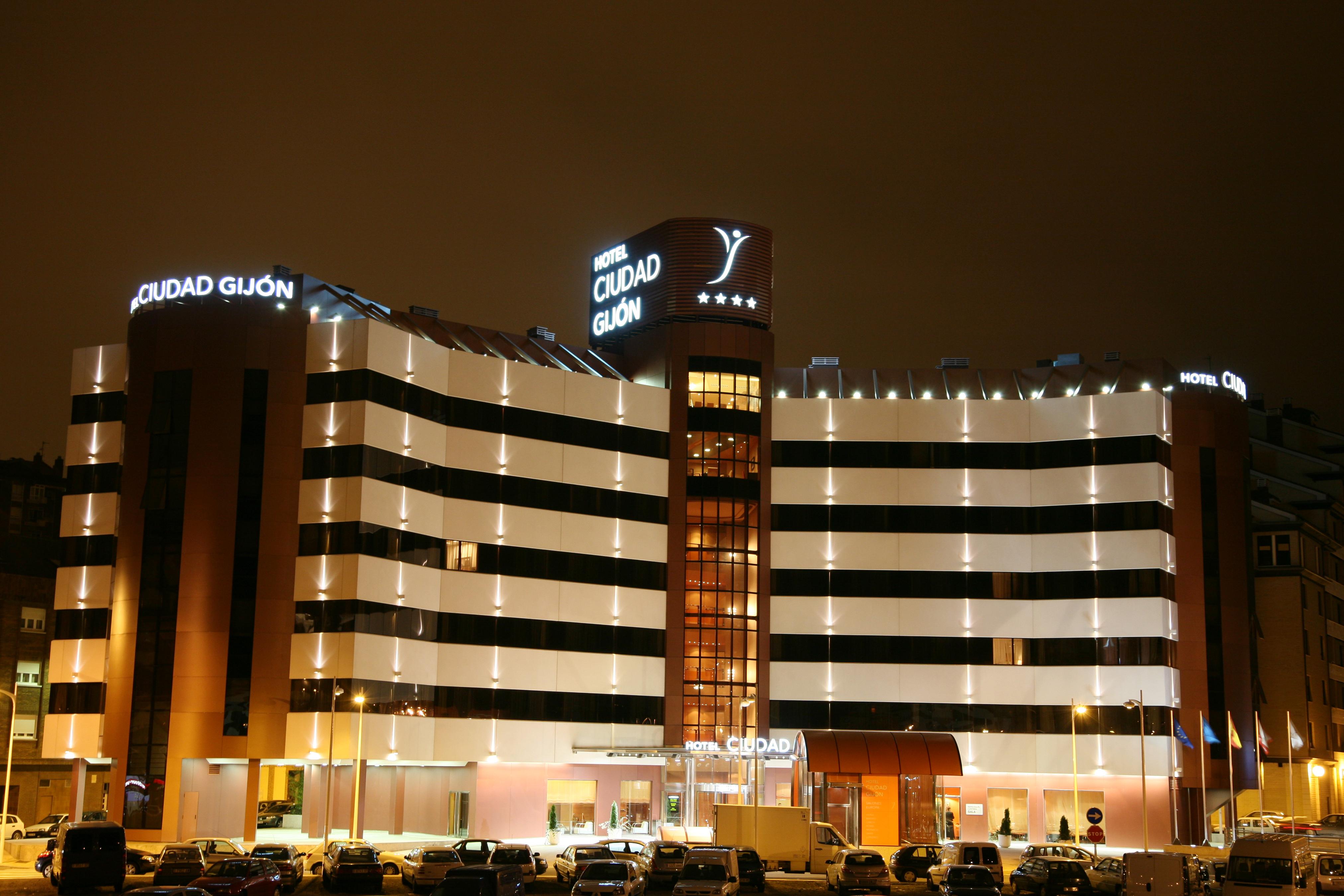 Hotel Silken Ciudad Gijón Esterno foto